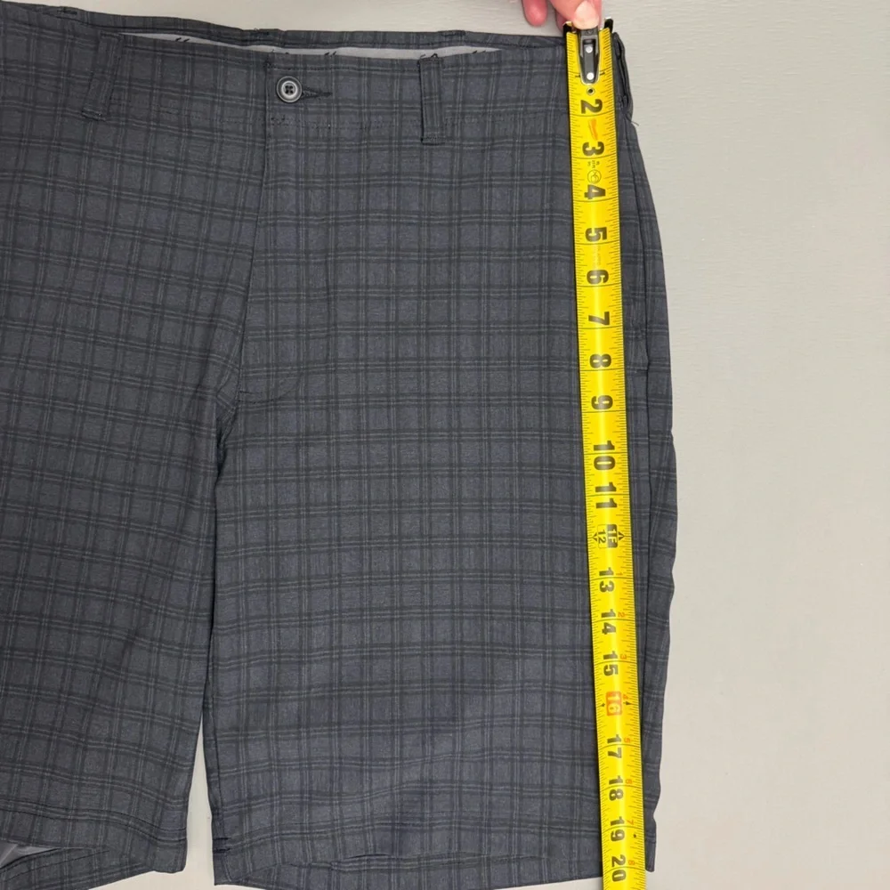 Ben Hogan Golf Shorts Men 34 Gray Plaid Performance Stretch Lightweight